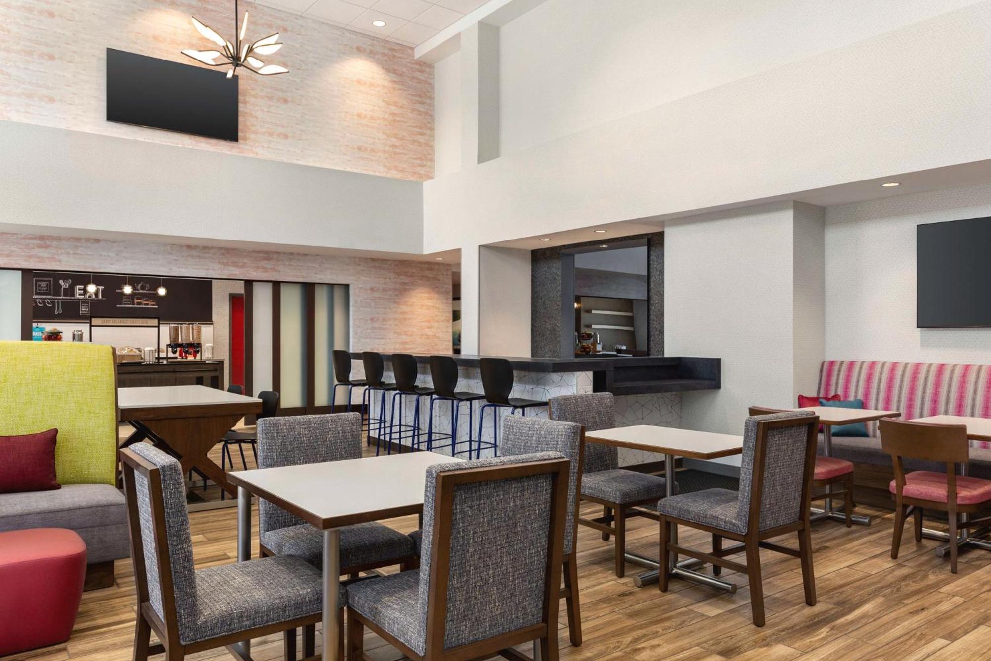 Hampton Inn & Suites 오로빌 외부 사진