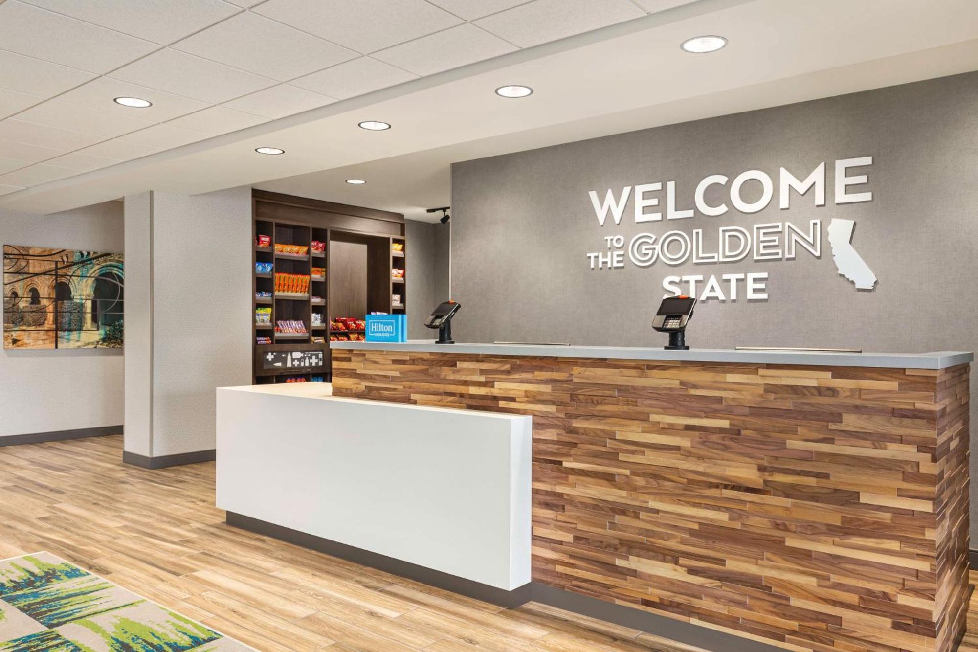 Hampton Inn & Suites 오로빌 외부 사진