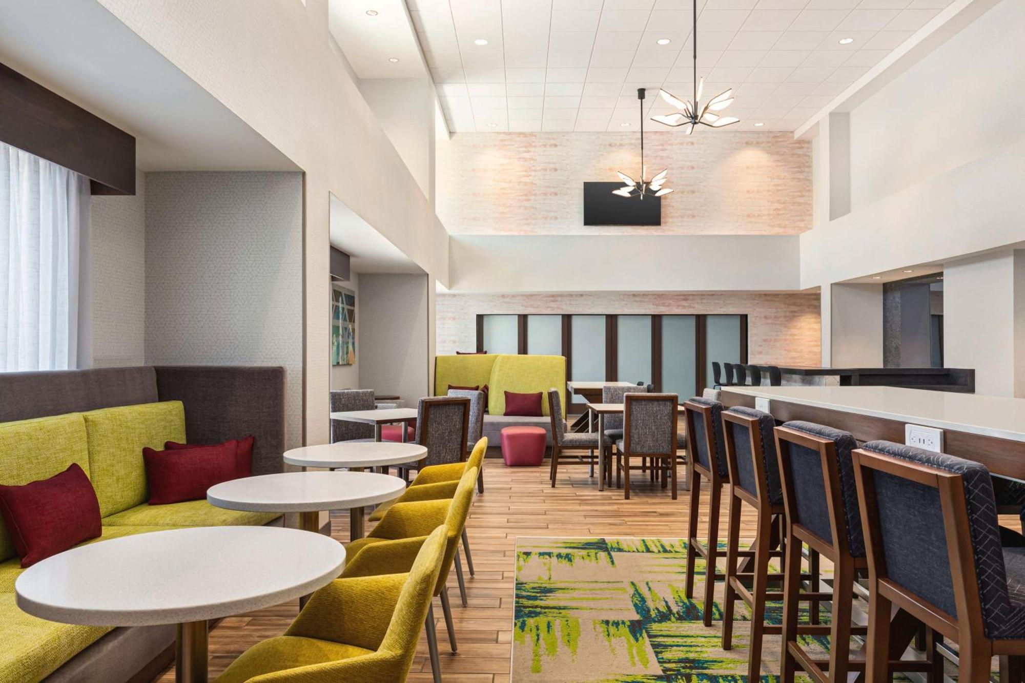 Hampton Inn & Suites 오로빌 외부 사진